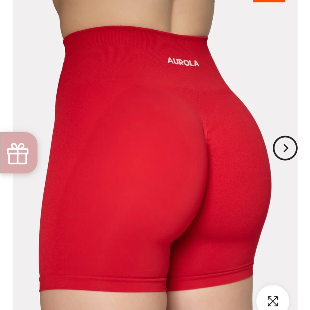 AUROLA seamlesss M red shorts
